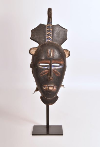 Masque Ligbi, Côte d'Ivoire, figurant un...