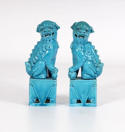 CHINE XXe siècle, Paire de Chiens de Fô assis...