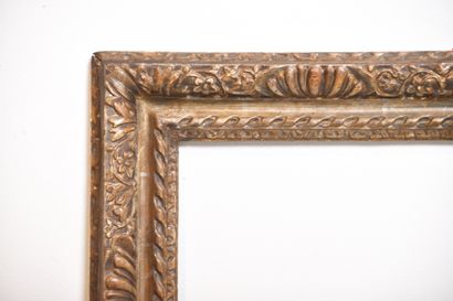 Angleterre XVIIe s, Cadre en bois sculpté...