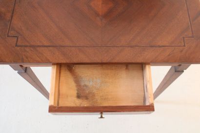 Table de salon style Directoire XXe s, en...