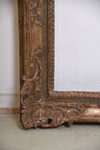 France XVIIIe s, Cadre en chêne sculpté et...