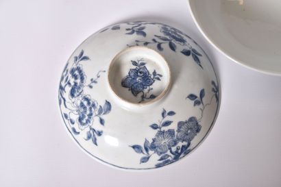 Chine fin XIXe s, Coupe couverte en porcelaine...