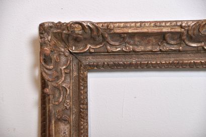 France XVIIIe s, Cadre en chêne sculpté et...
