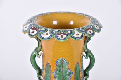 Chine début XXe s, Grand vase balustre en...