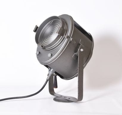CREMER, Projecteur de théâtre en métal peint,...
