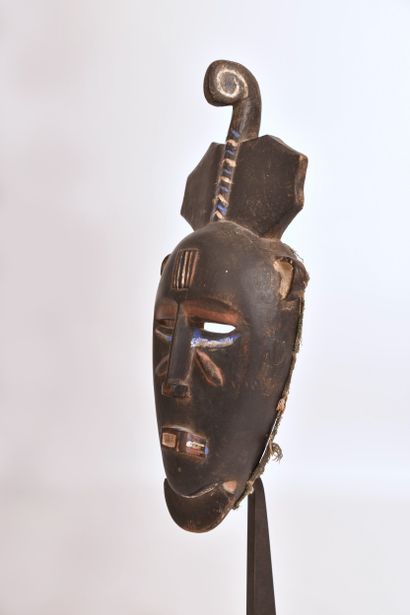 Masque Ligbi, Côte d'Ivoire, figurant un...