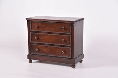 Commode de Maîtrise début XXe s, en bois...