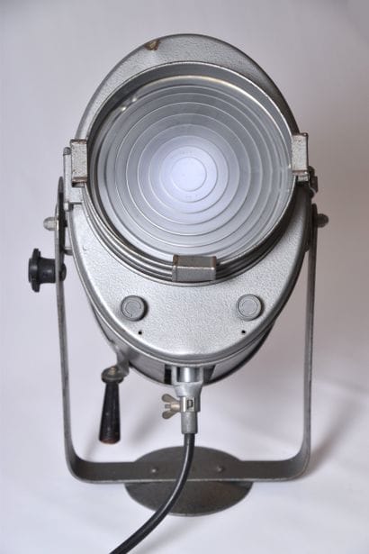 CREMER, Projecteur de théâtre en métal peint,...