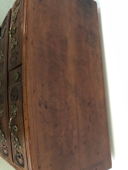 Commode Lyonnaise en partie XVIIIe s, en...