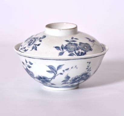 Chine fin XIXe s, Coupe couverte en porcelaine...