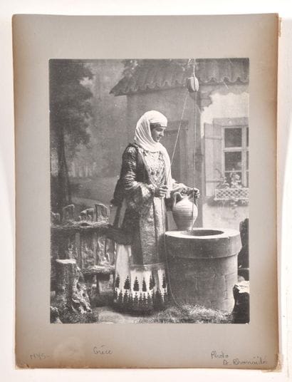 Femme au puits, XIXe siècle (vers 1870-1890),...