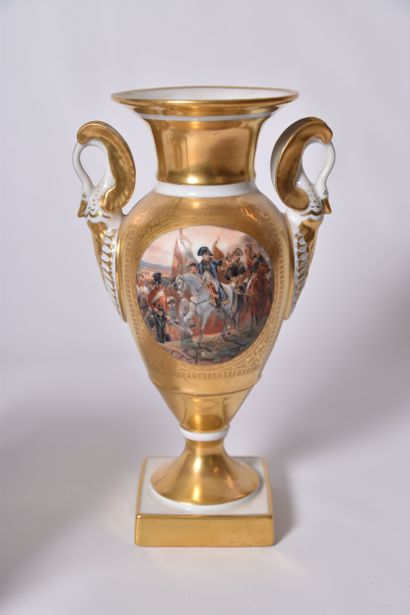 Lot en porcelaine de Paris XIXe s, comprenant...