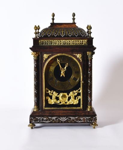 Pendule dite religieuse style Louis XIV,...