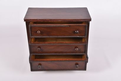 Commode de Maîtrise début XXe s, en bois...