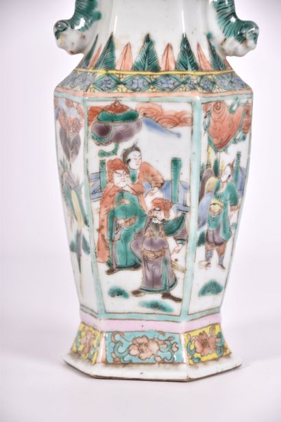 Chine fin XIXe s, Vase balustre hexagonal...