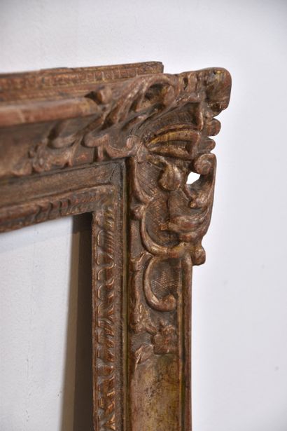France XVIIIe s, Cadre en chêne sculpté et...