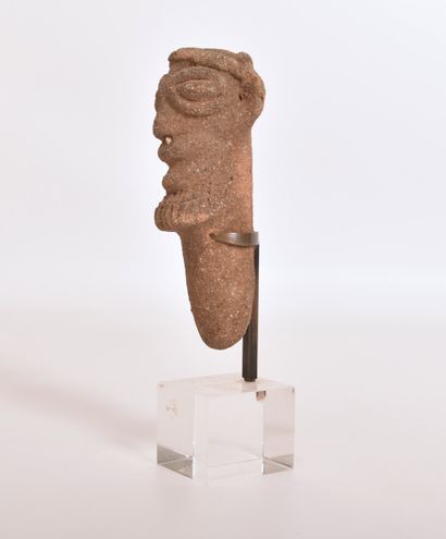 Tête funéraire Koma, Ghana, en terre cuite...