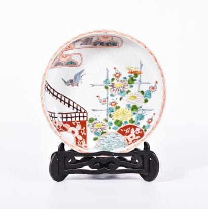 Japon XIXe s, Plat creux en porcelaine à...