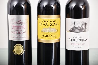 Lot de vins de bordeaux 2010, comprenant...