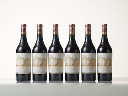 Château HAUT-BRION 2002 GCC1 Graves, 6 b...