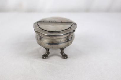 Boîte rectangulaire en, argent, à décor de...