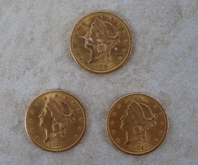 PAS DE LIVE SUR CE LOT
Trois pièces de 20...