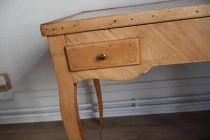 Table tric-trac de style Louis XV, en bois...