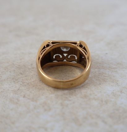 Bague en or jaune 18K 750/1000 et platine,...