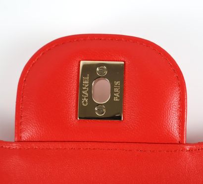 CHANEL Made in Italy
Sac en cuir matelassé...