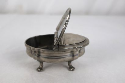 Boîte rectangulaire en, argent, à décor de...