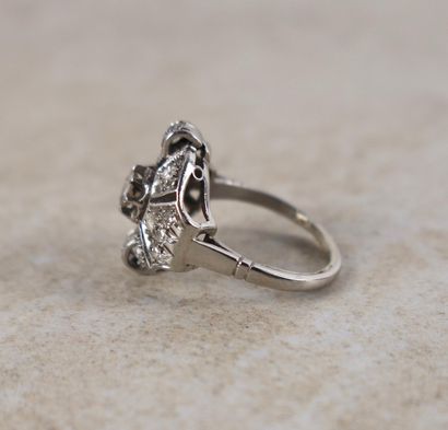 Bague Art déco en platine et or blanc, non...