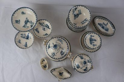 SARREGUEMINES 
Doll's dinette set, in earthenware...