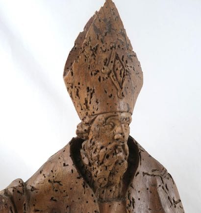 Saint Évêque en tilleul sculpté en ronde-bosse.
Est...