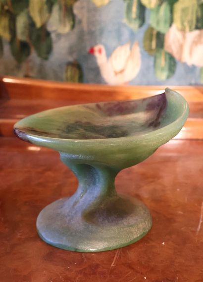 Georges DESPRET (1862-1952)
Glass paste bowl...