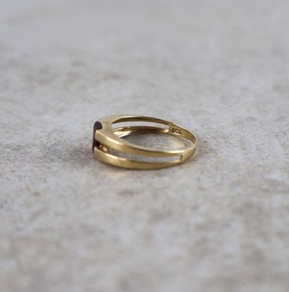 Bague en or en 18K 750/1000, poinçonné au...