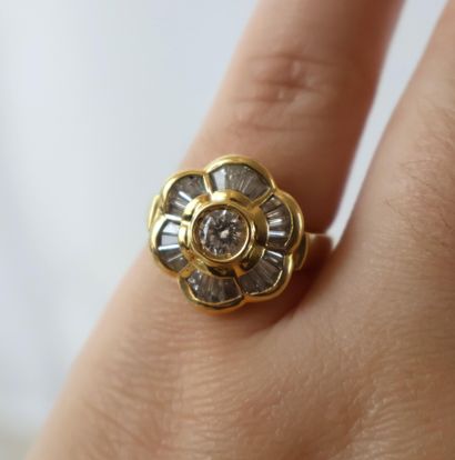 Bague en or jaune 18K (750 ‰), poinçonnée...