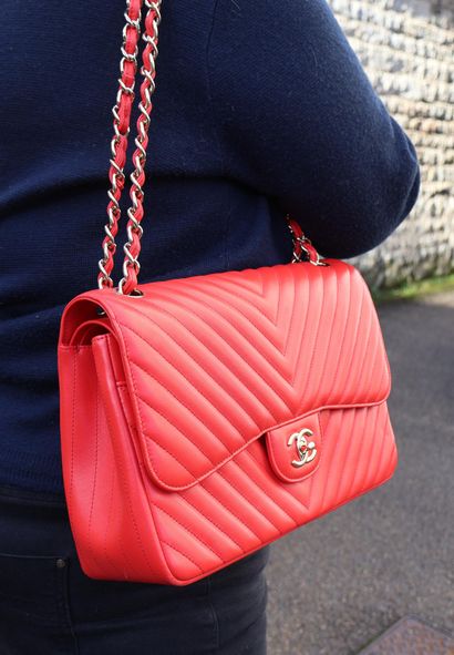 CHANEL Made in Italy
Sac en cuir matelassé...