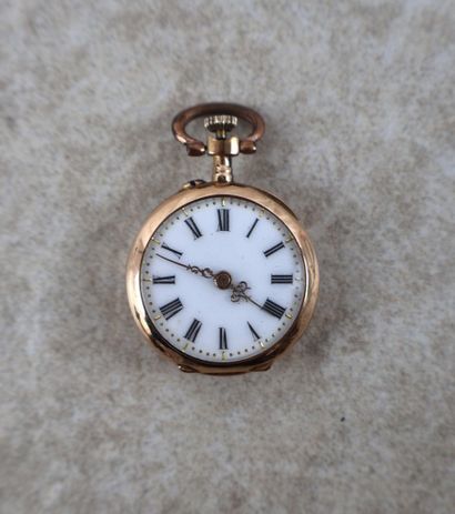 Lot comprenant trois montres de col en or...