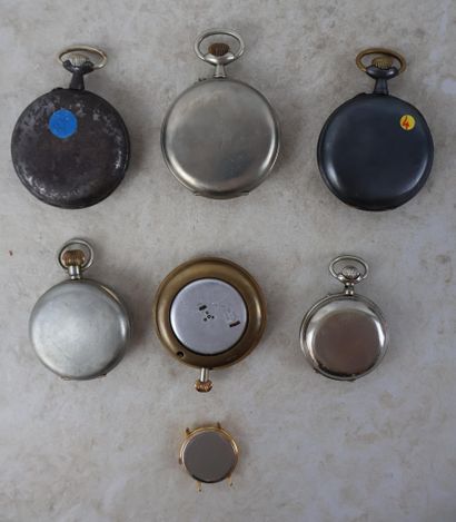 Ensemble de montres et régulateurs comprenant...
