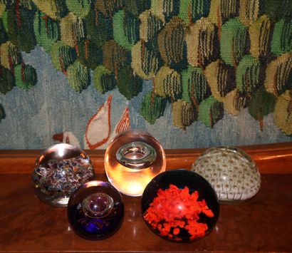 Set of four crystal paperweight balls, one...