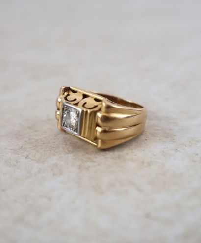 Bague en or jaune 18K 750/1000 et platine,...