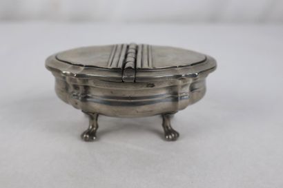 Boîte rectangulaire en, argent, à décor de...
