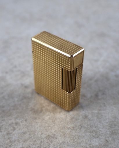 Briquet Dupont en plaqué or, réf. 1248
Dans...