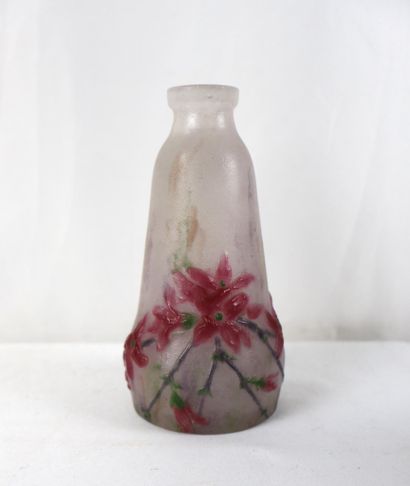 Gabriel ARGY-ROUSSEAU
Blown glass vase decorated...