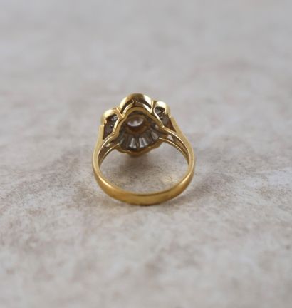 Bague en or jaune 18K (750 ‰), poinçonnée...