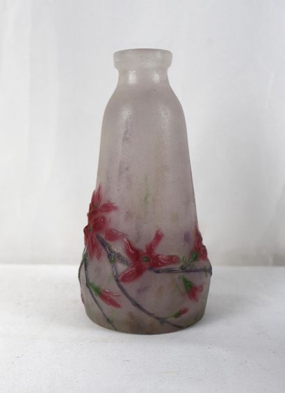 Gabriel ARGY-ROUSSEAU
Blown glass vase decorated...