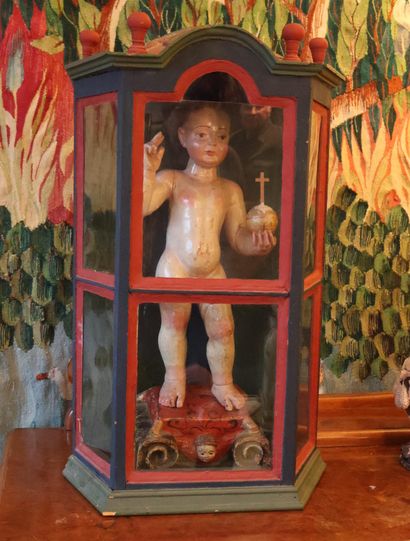 Enfant Jésus en bois sculpté en ronde-bosse...