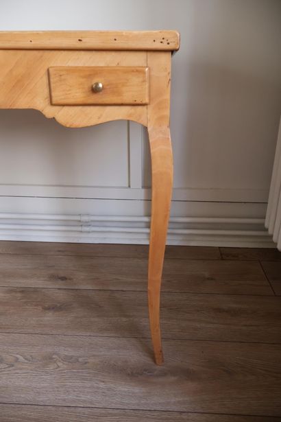 Table tric-trac de style Louis XV, en bois...