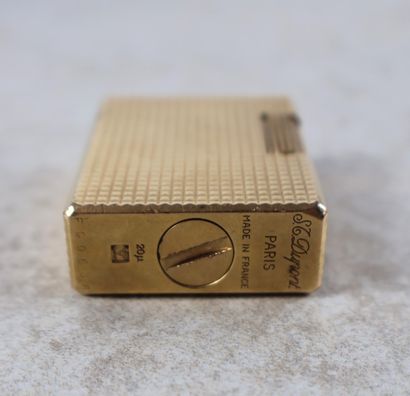 Briquet Dupont en plaqué or, réf. 1248
Dans...