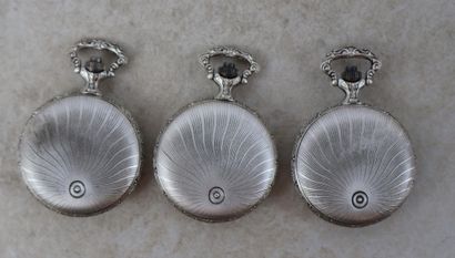 Ensemble de trois montres érotiques, les...
